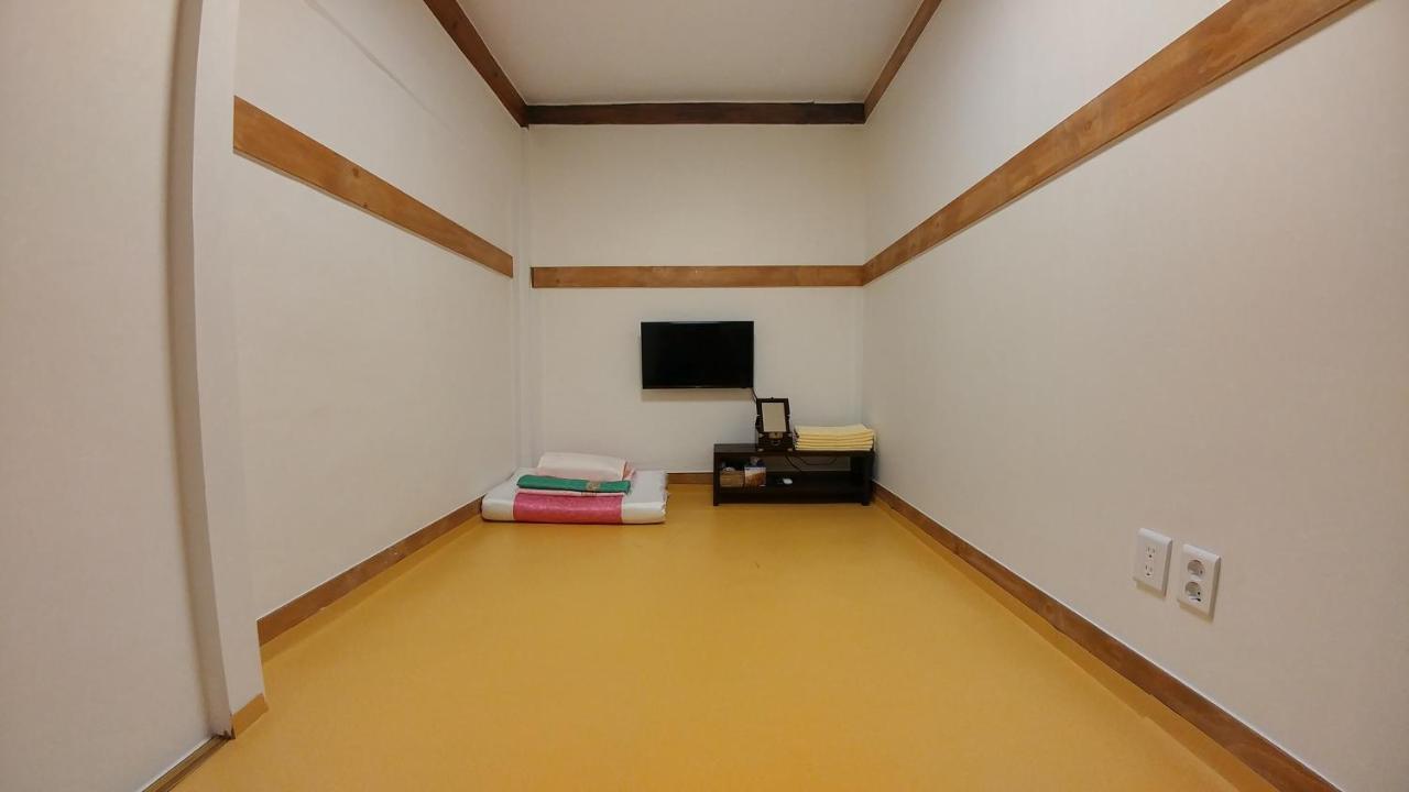 Hyosunjae Hanok Guesthouse Сеул Екстер'єр фото